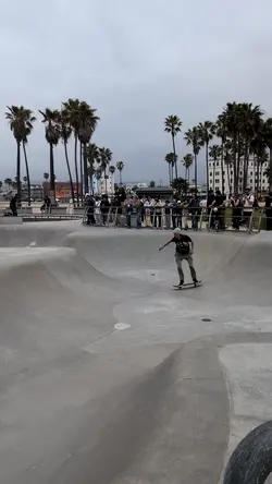 PXL_20250504_203016105.mp4